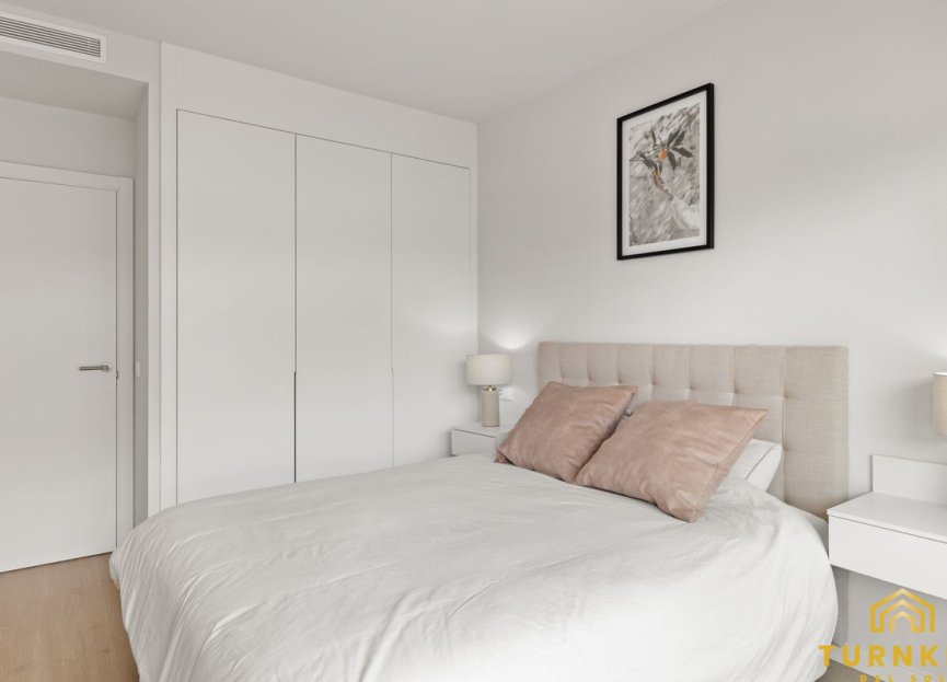 Resale - Apartment - Middle Floor Apartment - Estepona - Estepona Centro