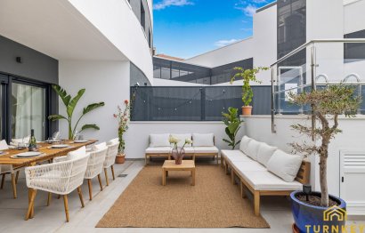 Resale - Apartment - Middle Floor Apartment - Estepona - Estepona Centro