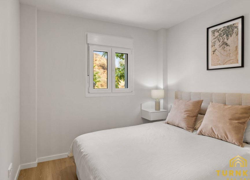 Resale - Apartment - Middle Floor Apartment - Estepona - Estepona Centro