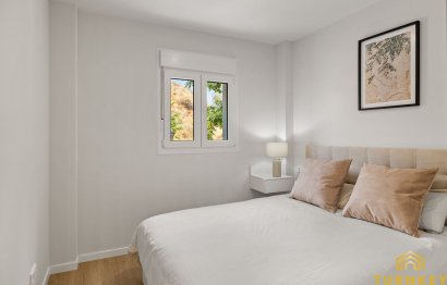 Resale - Apartment - Middle Floor Apartment - Estepona - Estepona Centro