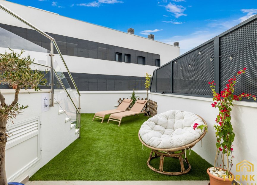 Resale - Apartment - Middle Floor Apartment - Estepona - Estepona Centro