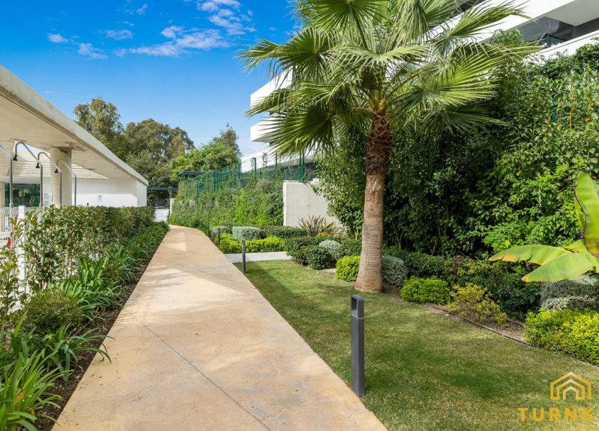 Resale - Apartment - Middle Floor Apartment - Estepona - Estepona Centro