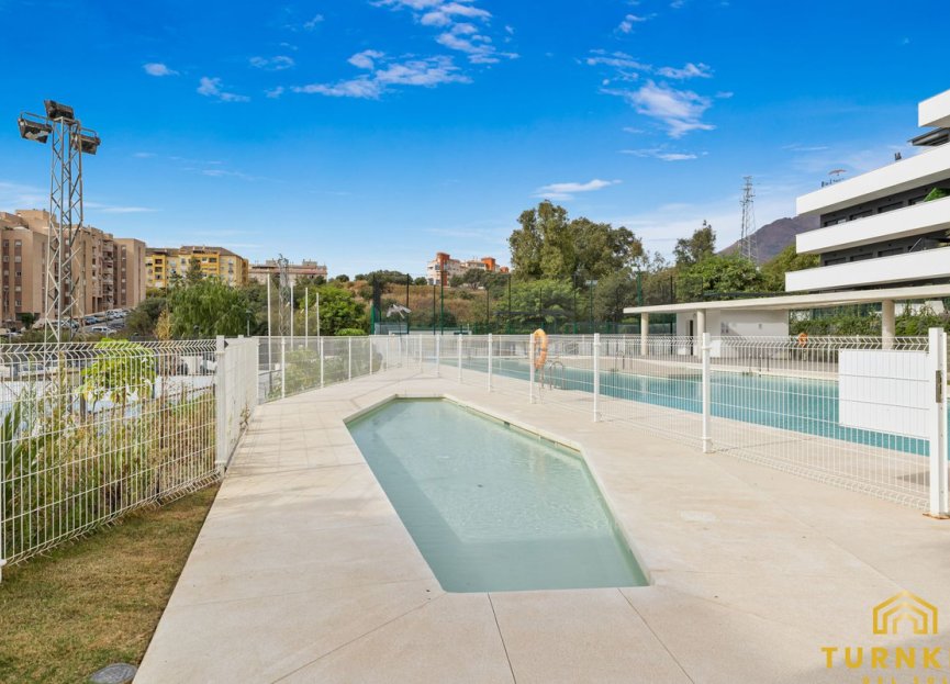 Resale - Apartment - Middle Floor Apartment - Estepona - Estepona Centro