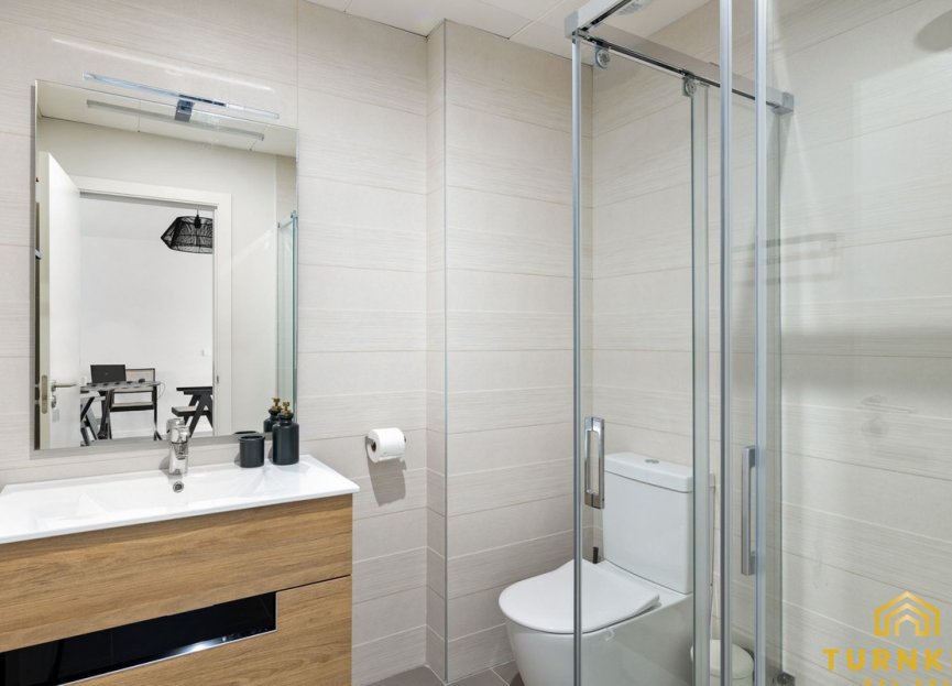 Resale - Apartment - Middle Floor Apartment - Estepona - Estepona Centro