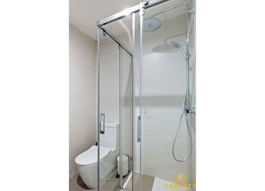 Resale - Apartment - Middle Floor Apartment - Estepona - Estepona Centro