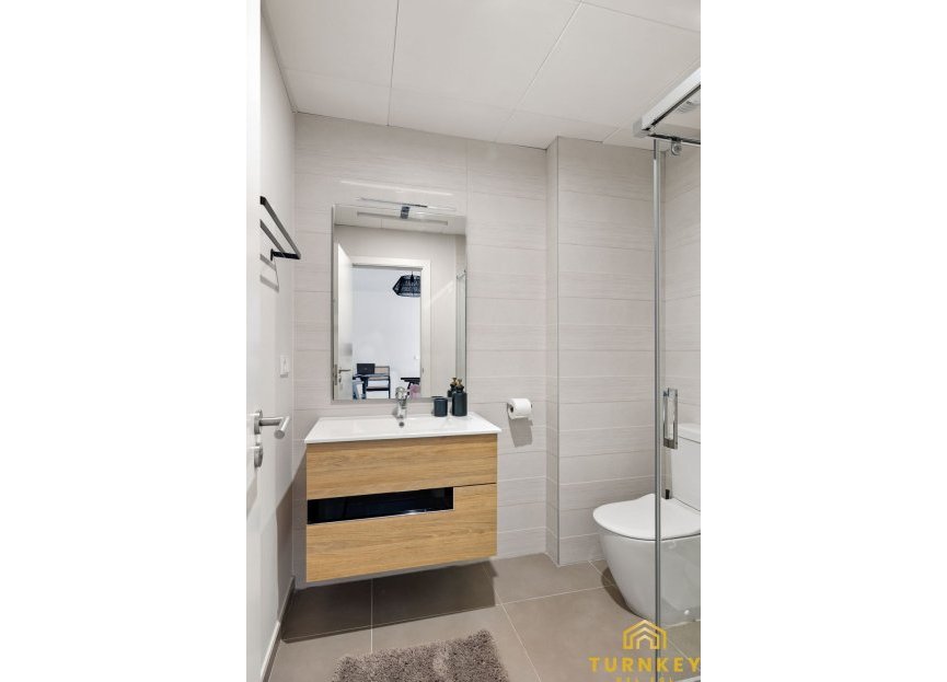 Resale - Apartment - Middle Floor Apartment - Estepona - Estepona Centro