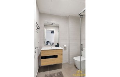 Resale - Apartment - Middle Floor Apartment - Estepona - Estepona Centro