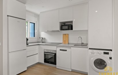 Resale - Apartment - Middle Floor Apartment - Estepona - Estepona Centro