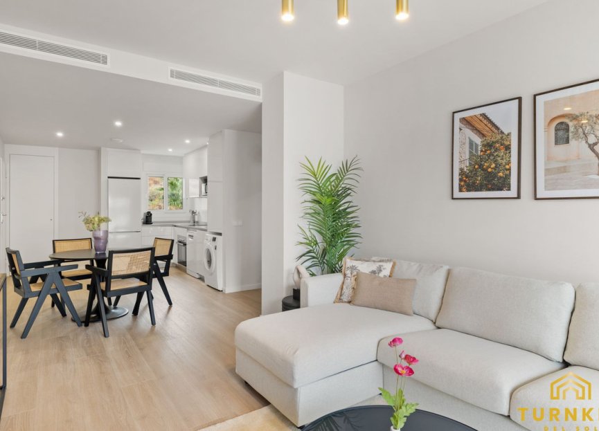 Resale - Apartment - Middle Floor Apartment - Estepona - Estepona Centro