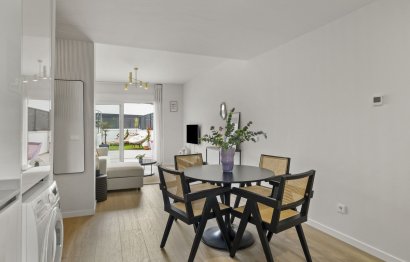 Resale - Apartment - Middle Floor Apartment - Estepona - Estepona Centro