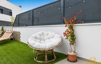 Resale - Apartment - Middle Floor Apartment - Estepona - Estepona Centro