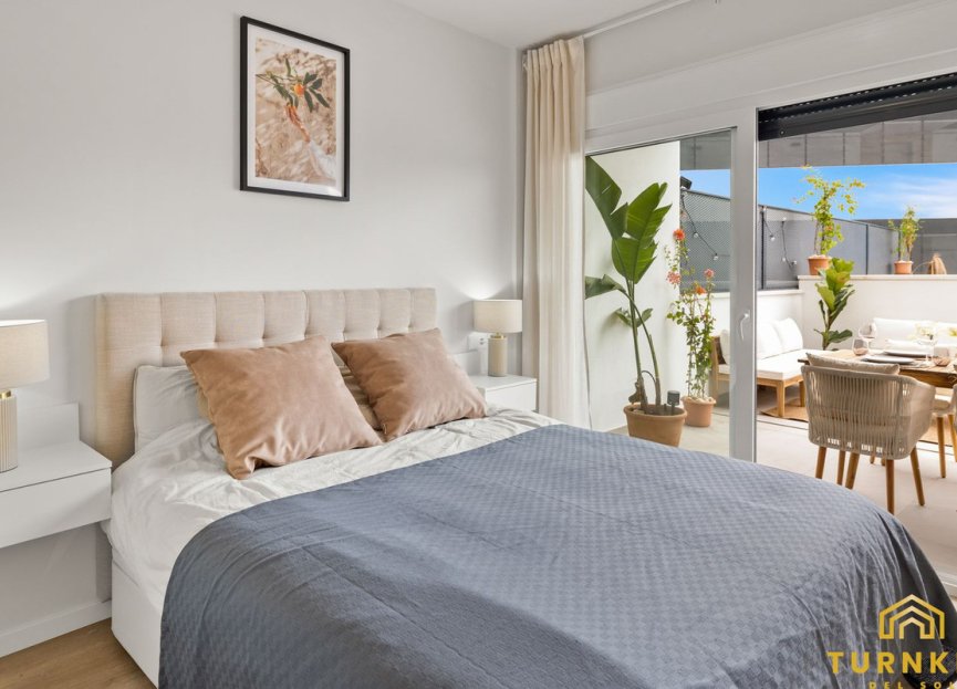 Resale - Apartment - Middle Floor Apartment - Estepona - Estepona Centro