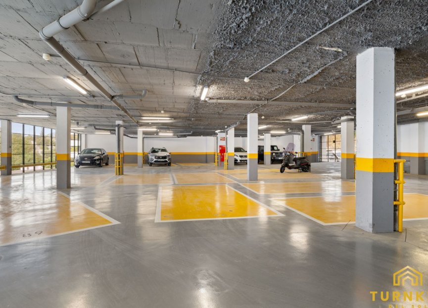 Resale - Apartment - Middle Floor Apartment - Estepona - Estepona Centro