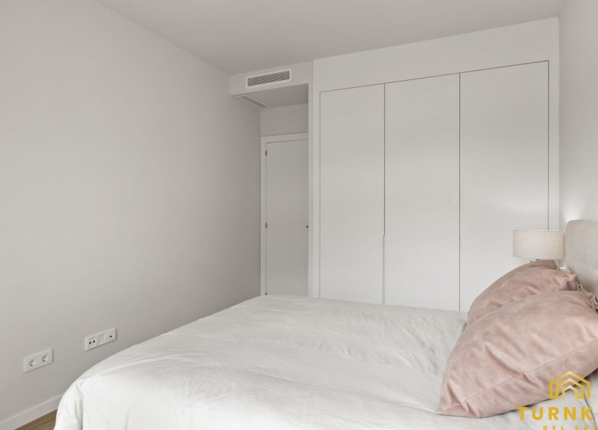 Resale - Apartment - Middle Floor Apartment - Estepona - Estepona Centro