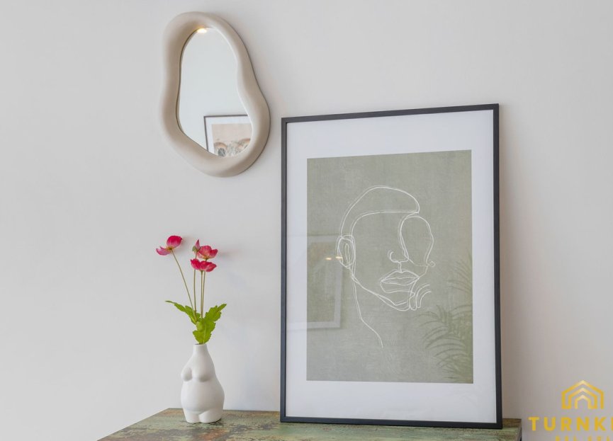 Resale - Apartment - Middle Floor Apartment - Estepona - Estepona Centro