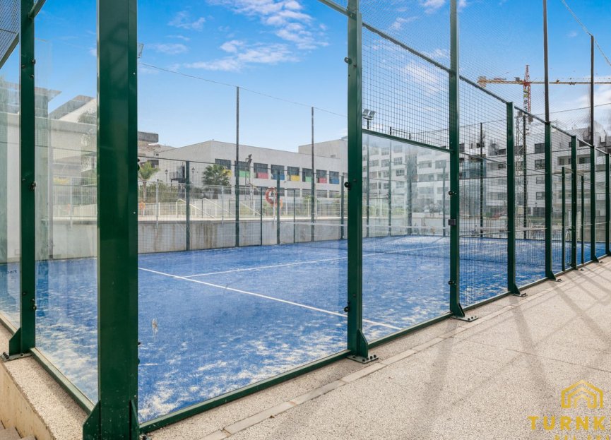 Resale - Apartment - Middle Floor Apartment - Estepona - Estepona Centro