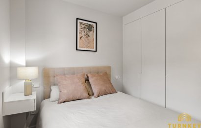 Resale - Apartment - Middle Floor Apartment - Estepona - Estepona Centro