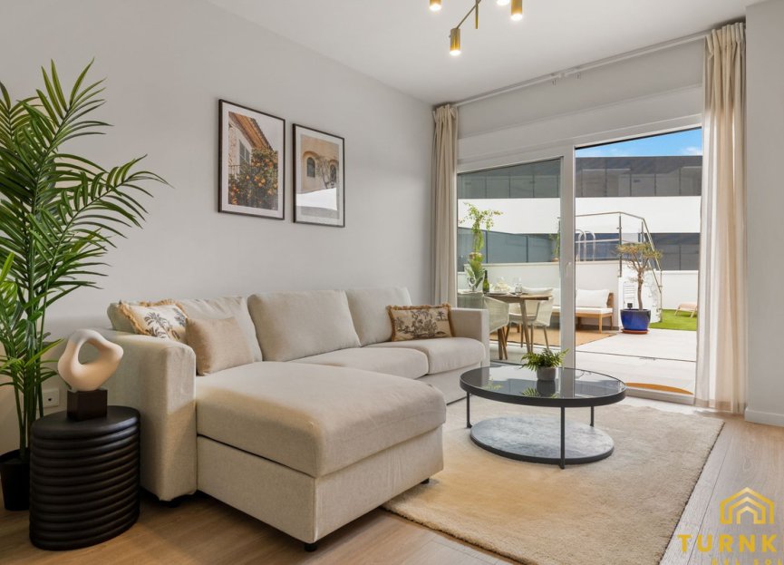 Resale - Apartment - Middle Floor Apartment - Estepona - Estepona Centro