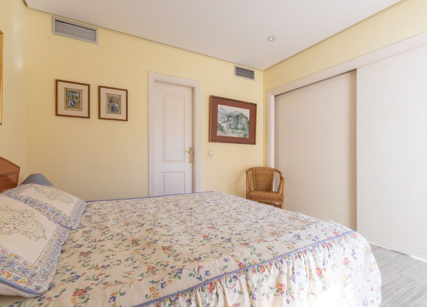 Resale - Apartment - Middle Floor Apartment - Elviria