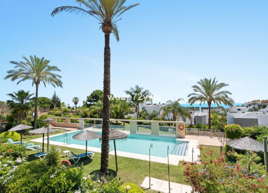 Resale - Apartment - Penthouse - Estepona - Selwo