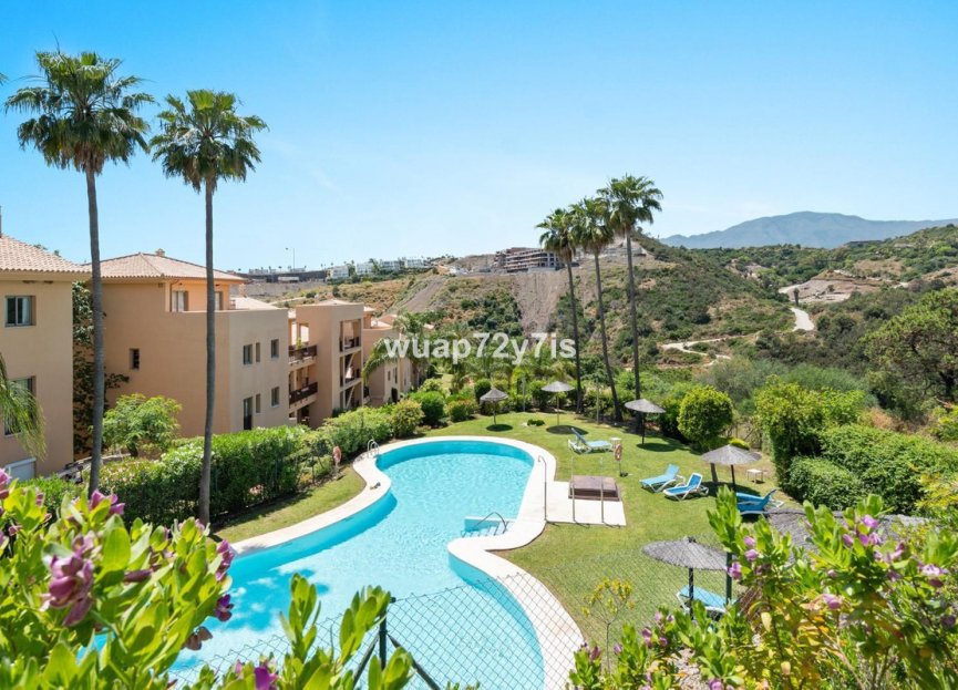 Resale - Apartment - Penthouse - Estepona - Selwo