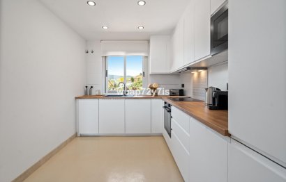 Resale - Apartment - Penthouse - Estepona - Selwo