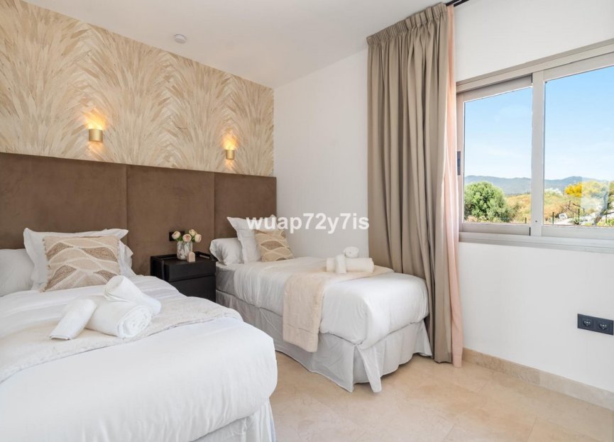 Resale - Apartment - Penthouse - Estepona - Selwo