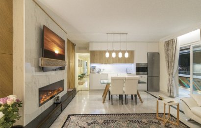 Resale - Apartment - Middle Floor Apartment - Marbella - Puerto Banús