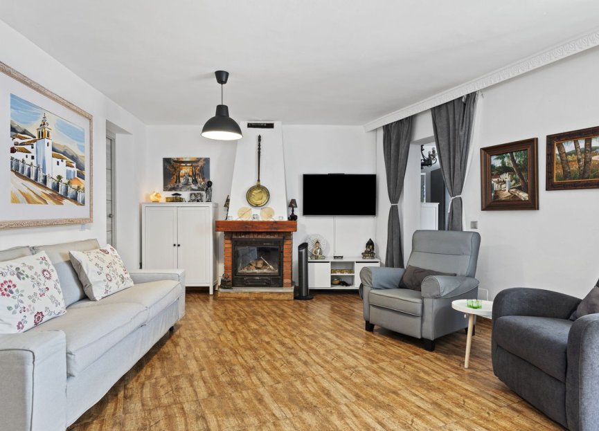 Resale - House - Detached Villa - Fuengirola - Fuengirola Centro