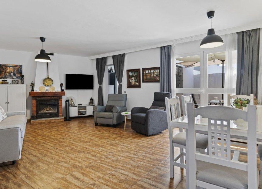 Resale - House - Detached Villa - Fuengirola - Fuengirola Centro