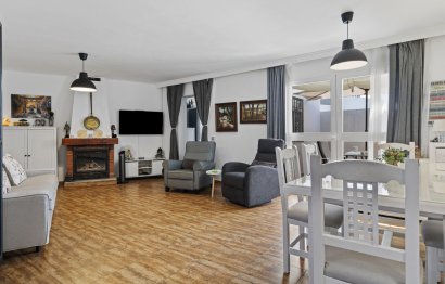 Resale - House - Detached Villa - Fuengirola - Fuengirola Centro