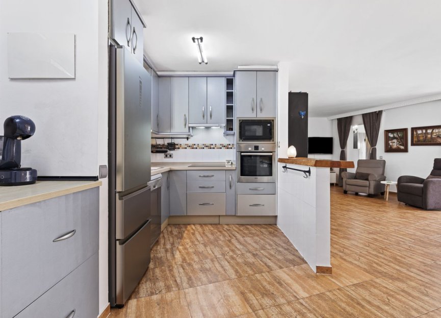 Resale - House - Detached Villa - Fuengirola - Fuengirola Centro