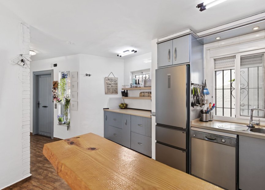 Resale - House - Detached Villa - Fuengirola - Fuengirola Centro