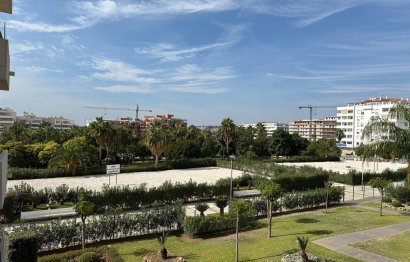 Resale - Apartment - Middle Floor Apartment - Marbella - Nueva Andalucia