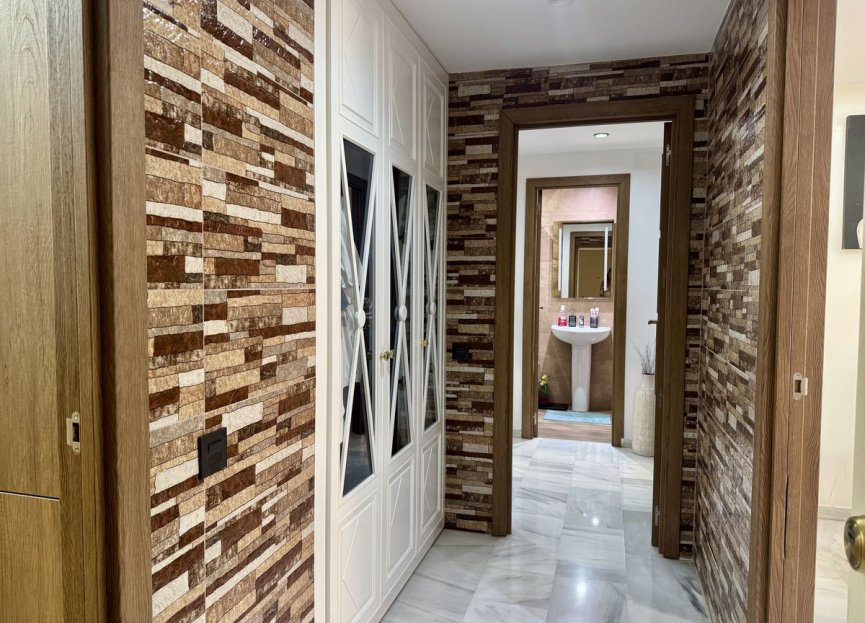 Resale - Apartment - Middle Floor Apartment - Benalmádena - Benalmadena Costa