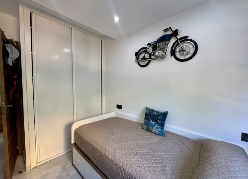 Resale - Apartment - Middle Floor Apartment - Benalmádena - Benalmadena Costa