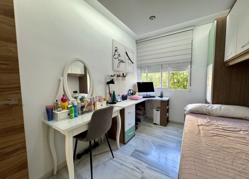 Resale - Apartment - Middle Floor Apartment - Benalmádena - Benalmadena Costa