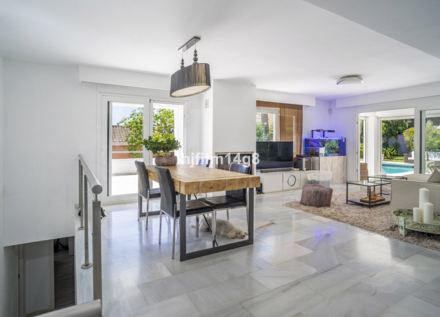 Resale - House - Detached Villa - Marbella - Nueva Andalucia