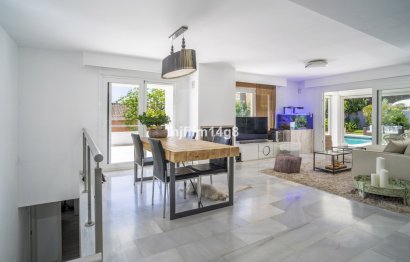 Resale - House - Detached Villa - Marbella - Nueva Andalucia