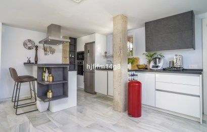 Resale - House - Detached Villa - Marbella - Nueva Andalucia