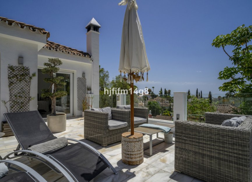 Resale - House - Detached Villa - Marbella - Nueva Andalucia