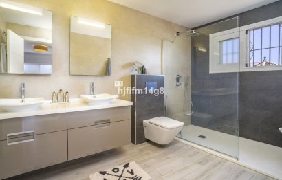 Resale - House - Detached Villa - Marbella - Nueva Andalucia