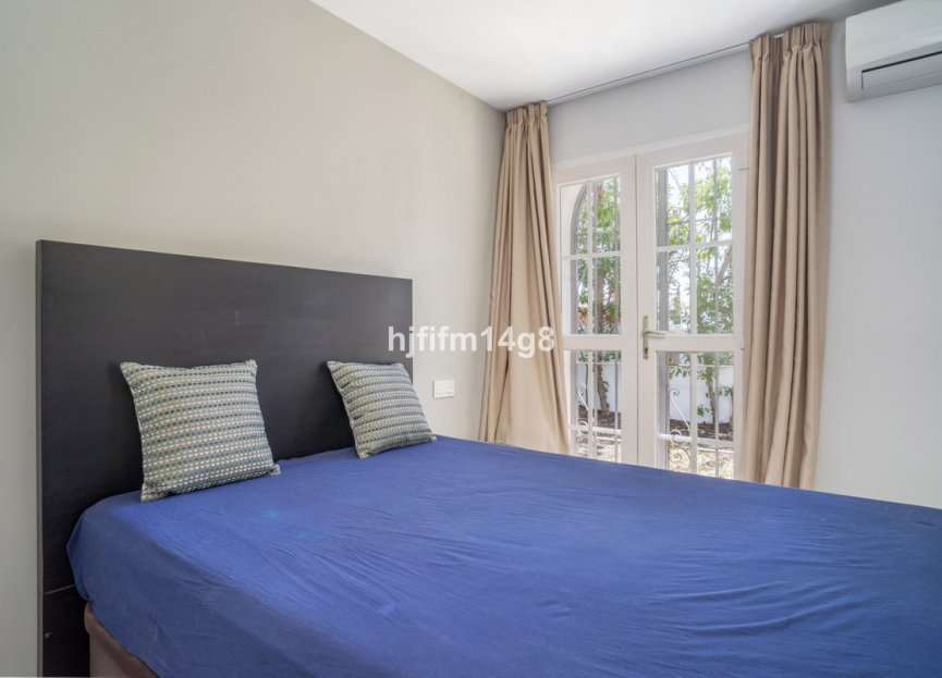 Resale - House - Detached Villa - Marbella - Nueva Andalucia