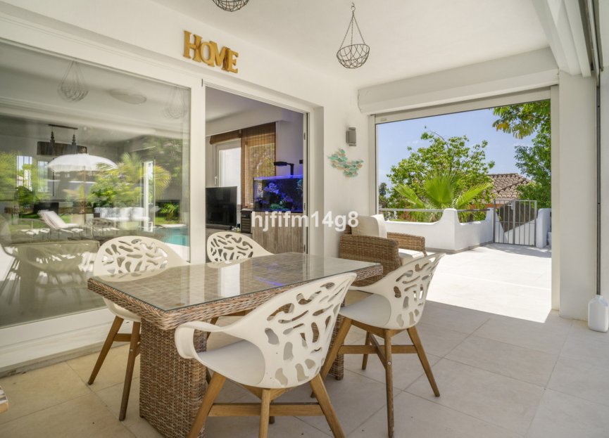 Resale - House - Detached Villa - Marbella - Nueva Andalucia