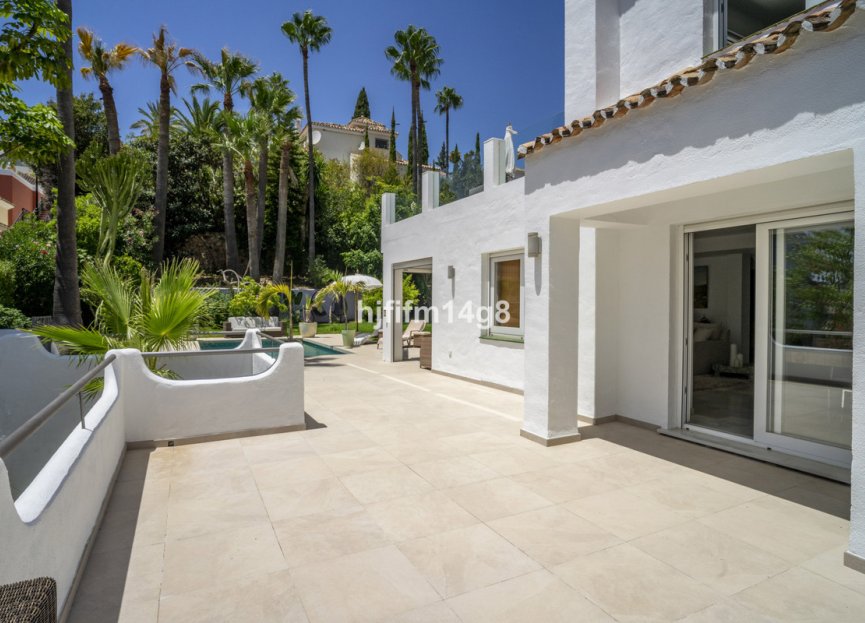 Resale - House - Detached Villa - Marbella - Nueva Andalucia