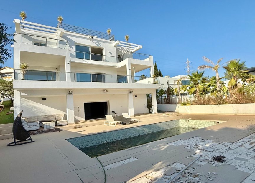 Resale - House - Detached Villa - Marbella - El Rosario