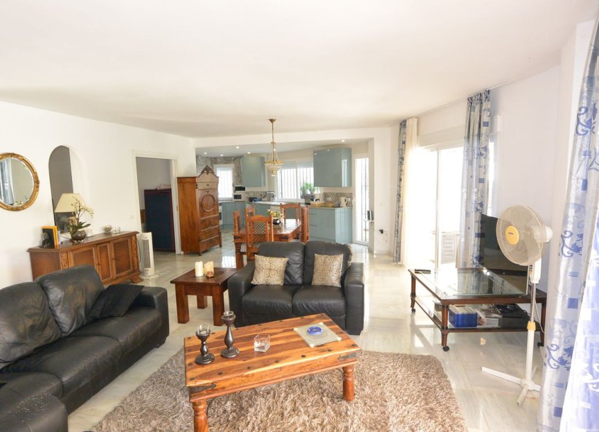 Resale - Apartment - Ground Floor Apartment - Marbella - The Golden Mile