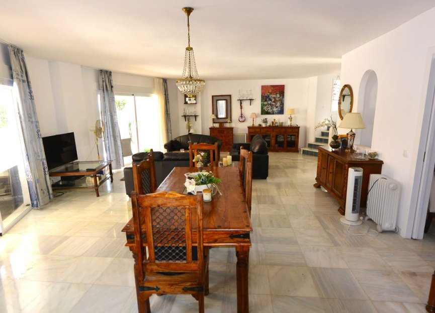 Resale - Apartment - Ground Floor Apartment - Marbella - The Golden Mile