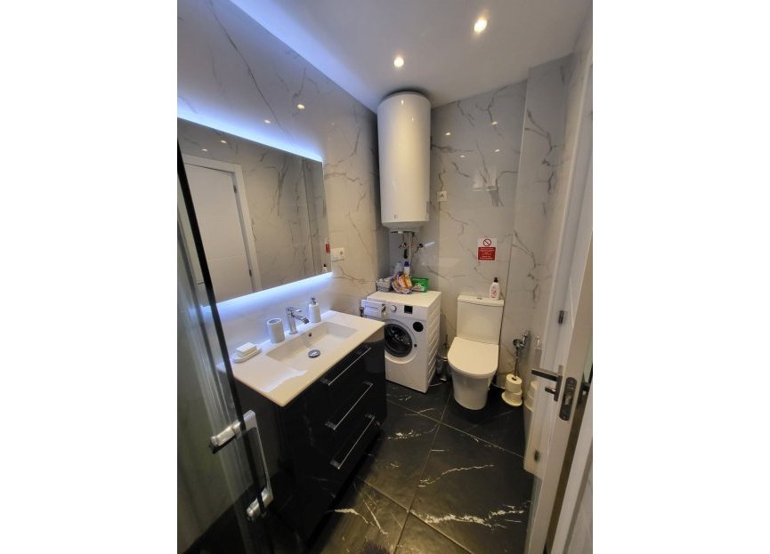 Resale - Apartment - Middle Floor Apartment - Fuengirola - Los Boliches