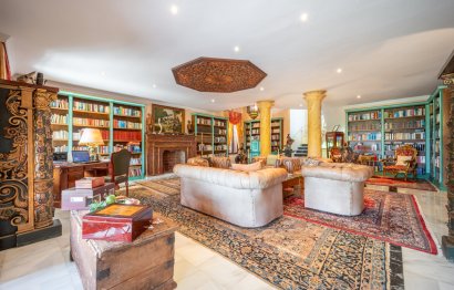 Resale - House - Detached Villa - Estepona - Estepona Centro